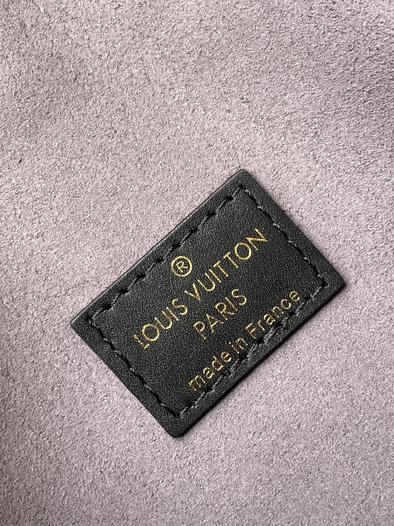 AuraBlend Women’s Bag