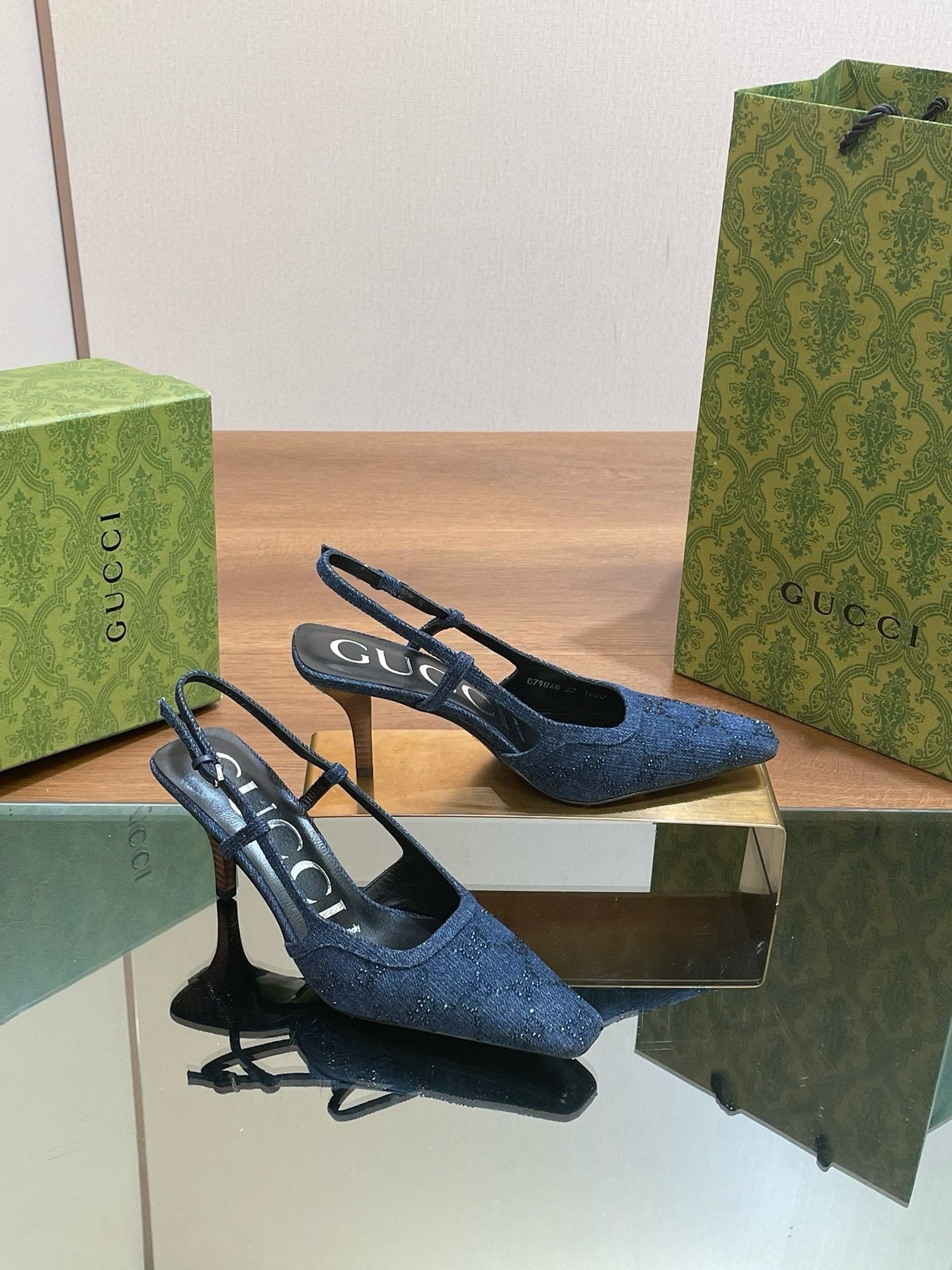 Women's Golden Breeze