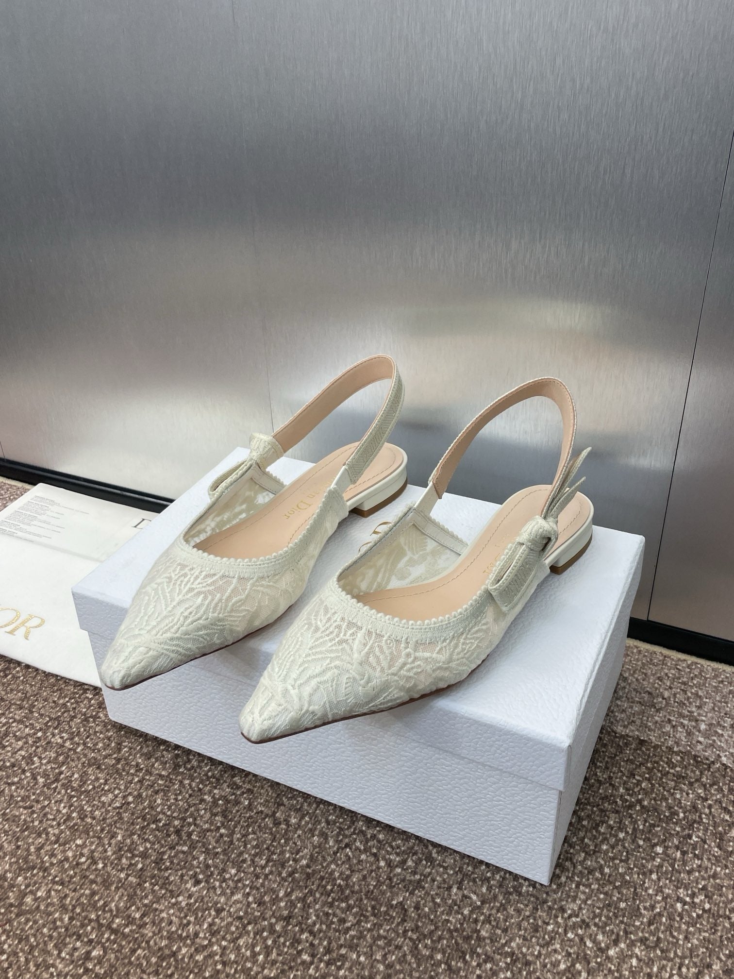 Women's Velora Shine Single Strap Sandals